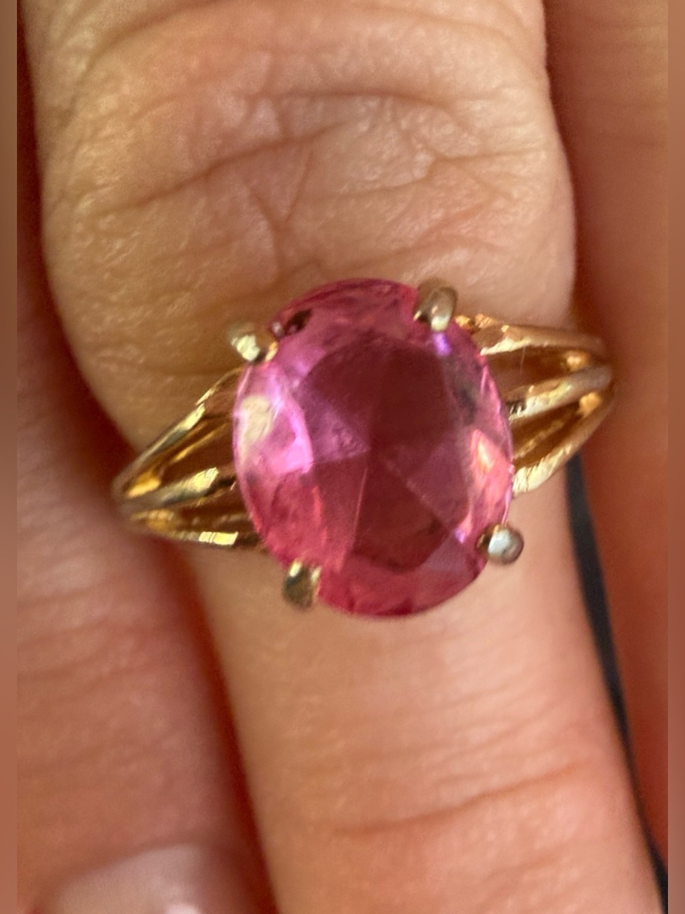 Vintage 18k HGE Pink Oval Stone Gold-Tone Ring - Women Jewelry sz7